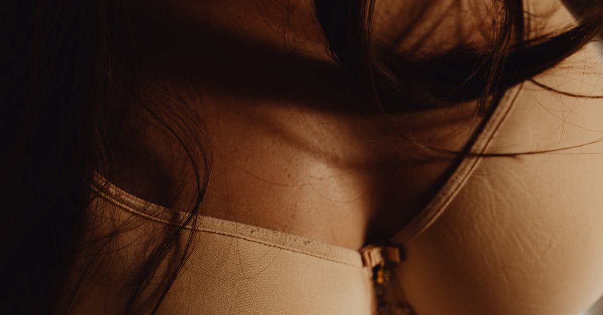 découvrez les dernières tendances en lingerie, des styles élégants aux coupes audacieuses. explorez les must-have de la saison pour sublimer votre silhouette et apporter confort et sensualité à votre garde-robe.
