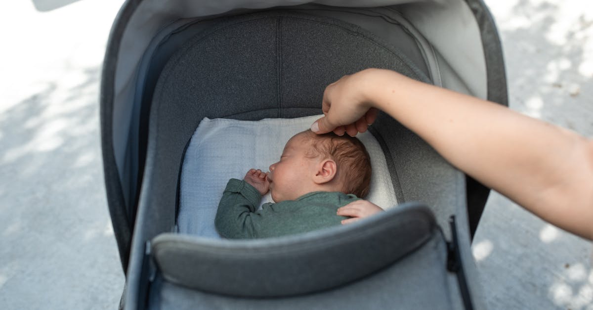 découvrez des conseils essentiels pour assurer la sécurité de votre bébé à la maison et à l'extérieur. notre guide sur la sécurité infantile couvre des sujets tels que les dispositifs de sécurité, les précautions à prendre et les meilleures pratiques pour protéger votre enfant durant ses premières années.