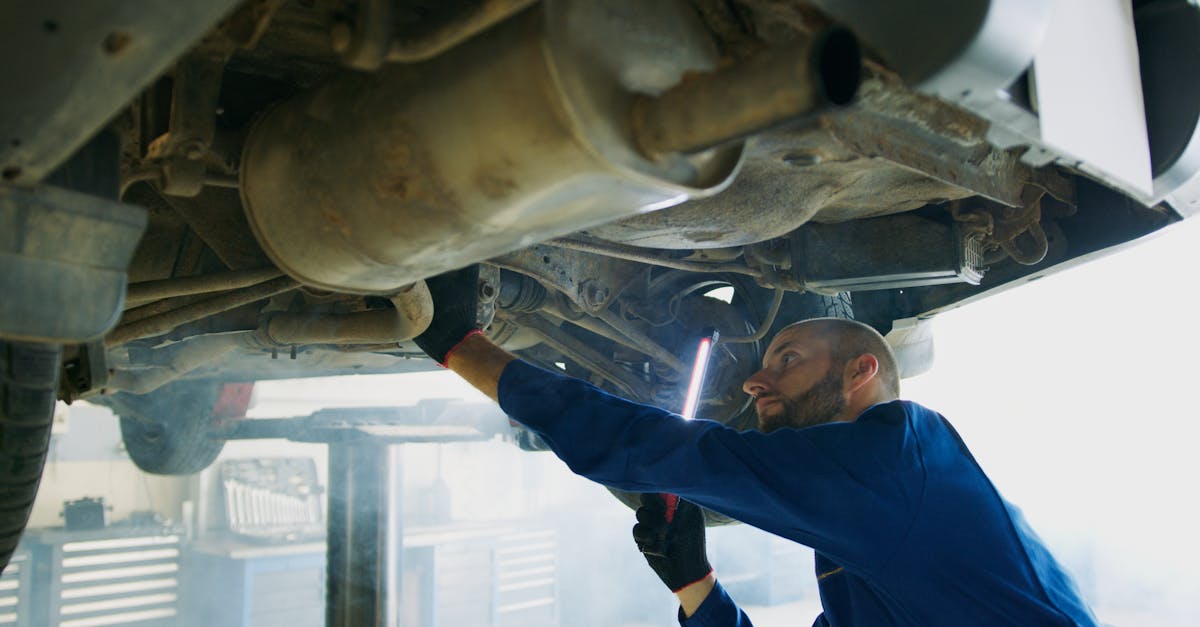 découvrez les meilleures pratiques et conseils pour l’entretien de votre véhicule. prolongez la durée de vie de votre voiture grâce à un guide complet sur la maintenance automobile et les vérifications essentielles.